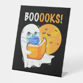 Booooks Halloween Ghost reading books and wearing Sockelschild (Vorderseite)
