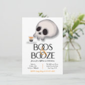 Boos und Booze Modernes Halloween-Party Einladung (Stehend Vorderseite)