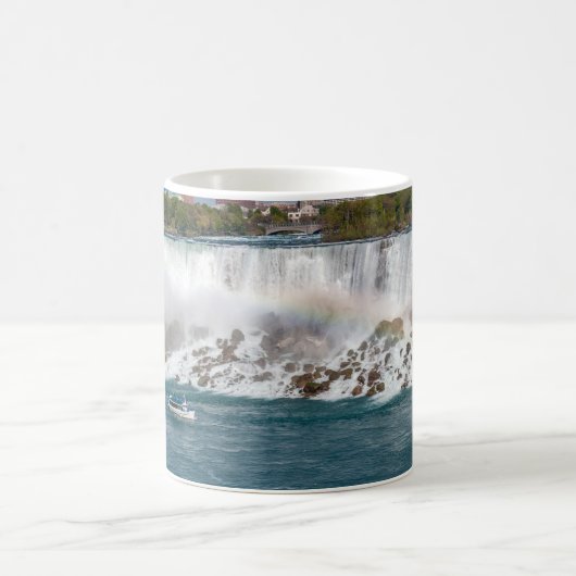 Boot at American Falls from Niagara Falls Kaffeetasse (Mittel)