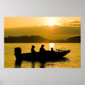Boot bei Sonnenaufgang Poster (Vorne)