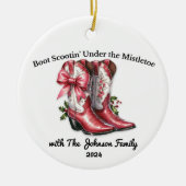 Boot Scootin' Under the Mistletoe Keramik Ornament (Vorne)