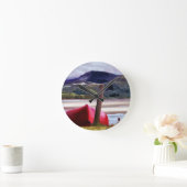 BOOT- UND BERGLANDSCHAFT RUNDE WANDUHR (Zuhause)