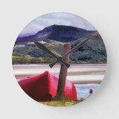 BOOT- UND BERGLANDSCHAFT RUNDE WANDUHR (Vorderseite)