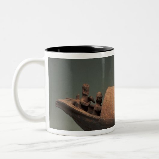 Boot und Crew, Grabartefakt Zweifarbige Tasse (Links)