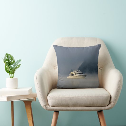 Boote am Foggy Morning Kissen (Stuhl )