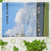 Boote am Muskegon-See Geschirrtuch (Gefaltet)