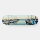 Boote am Yachthafen von Shirley Taylor Skateboard (Horizontal)