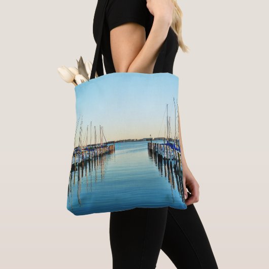 Boote am Yachthafen von Shirley Taylor Tasche (Von Nahem)
