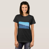 Boote an der Bucht T-Shirt (Vorne ganz)