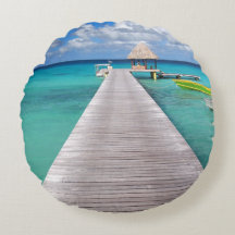 Boote an einer Anlegestelle im pazifischen runden