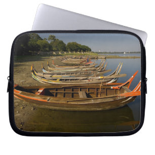Boote auf dem See zwischen Kyauktawgyi Paya und Laptopschutzhülle