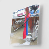 Boote auf den Phi-Phi-Inseln des Strand-|, Quadratische Wanduhr (Winkel)