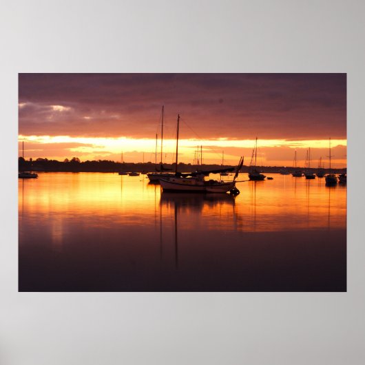 Boote bei Sonnenaufgang Poster (Vorne)