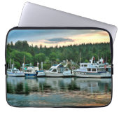 Boote bei Sunset auf der Insel Bainbridge Laptopschutzhülle (Vorderseite)