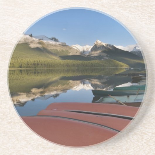 Boote, die auf dem Maligne-See geparkt sind, Getränkeuntersetzer (Vorne)