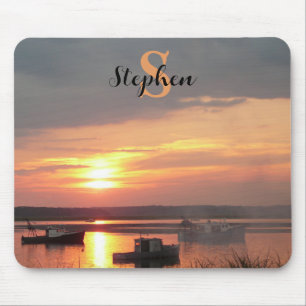 Boote im Hafen bei Sonnenuntergang Monogramm Mousepad