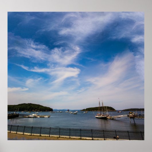 Boote in der französischen Bucht, Maine im Sommer Poster (Vorne)
