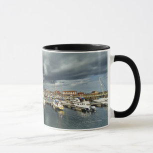Boote in einem Hafen Tasse
