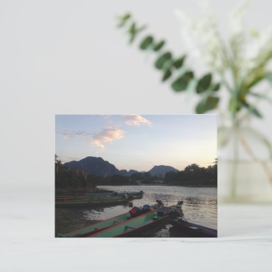 Boote in Vang Vieng Postkarte (Stehend Vorderseite)