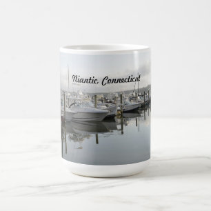 Boote koppelten in einem Jachthafen in Niantic Kaffeetasse