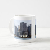 Boote - Schoner gegen die Skyline von Manhattan Kaffeetasse (Vorderseite Links)