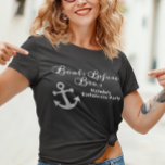 Boote vor Bro's Junggeselinnen-Abschied Cruise T-Shirt<br><div class="desc">Dieses Design wurde durch digitale Kunst erstellt und kann personalisiert werden, indem Sie auf den Knopf Anpassen klicken und die Farbe ändern, einen Namen, Initialen oder Ihre Lieblingssprache hinzufügen. Kontaktieren Sie mich unter colorflowcreations@gmail.com , wenn Sie dieses Design für ein anderes Produkt haben möchten. Sehen Sie mehr meiner Kreationen oder...</div>