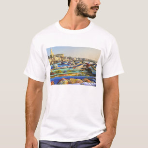 Boote werden zum Fischen vorbereitet, Die Kirche T-Shirt