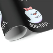 Bootiful Lustiger Mädchen-Halloween-Geist Pun Geschenkpapier (Rolleneckpunkt)