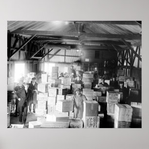 Bootleg Whiskey Warehouse, 1920. Vintages Foto Poster