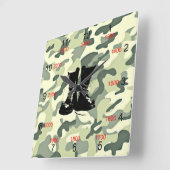 Boots & Camo Military Wall Clock Quadratische Wanduhr (Winkel)