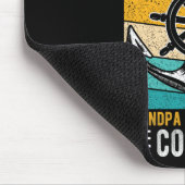 Bootsfahrender Opa, genau wie ein normaler Opa bei Mousepad (Ecke)