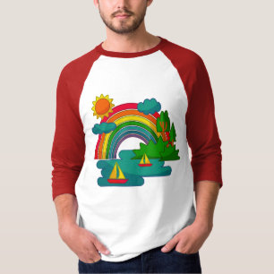 Bootslandschaft unter Sonnenwolken und Regenbogen T-Shirt