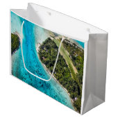 Bora Bora - Weg zum Ozean Große Geschenktüte (Vorderseite Schrägansicht)