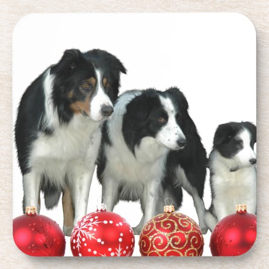 Border Collie Hunde mit Red Christmas Ornaments Untersetzer (Vorderseite)