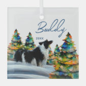 Border Collie im Winterschneewald Weihnachtsbaum Ornament Aus Glas (Vorderseite)
