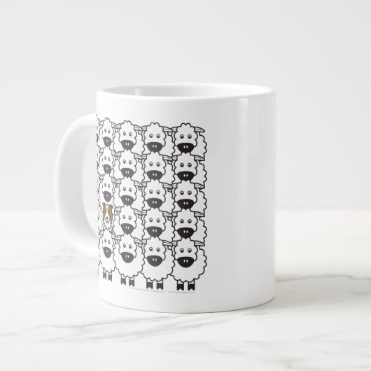 Border-Collie in den Schafen Jumbo-Tasse (Vorderseite Links)