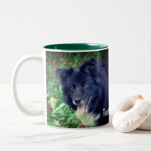 Border Collie Lächeln Niedlich Personalisiert Zweifarbige Tasse (Mit Donut)