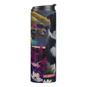 Border Collie on a Paddle: Ein Landschaftliches Ab Thermosbecher (Nach links gedreht)