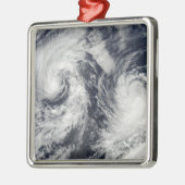 Boris und Cristina Ornament Aus Metall (Links)