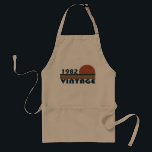 Born in 1982 vintage birthday schürze<br><div class="desc">You can add some originality to your wardrobe with this original 1982 vintage sunset retro-looking birthday design with awesome colors and typography font lettering, is a great gift idea for men, women, husband, wife girlfriend, and a boyfriend who will love this one-of-a-kind artwork. The best amazing and funny holiday present...</div>