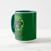 Born Lucky Skull St Patrick’s Day Shirt – caneca Tasse (Vorderseite Links)