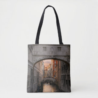 Borsa elegante e pratica, perfetta per ogni occasi tasche