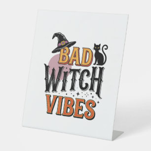 Böse Hexen Vibes Vintage Halloween-Shirt-Design_1 Sockelschild