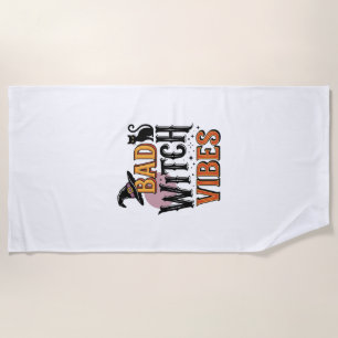 Böse Hexen Vibes Vintage Halloween-Shirt-Design_1 Strandtuch