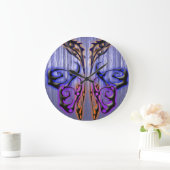Böser Schmetterling: Große Wanduhr (Zuhause)