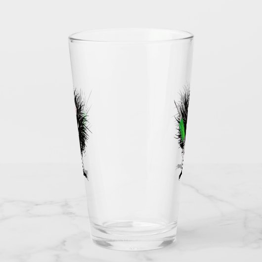 Böses Pflegemonster mit Spritze Glas (Links)