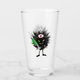 Böses Pflegemonster mit Spritze Glas