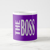 BOSS - Fettdruck - lila Jumbo-Tasse (Vorderseite)