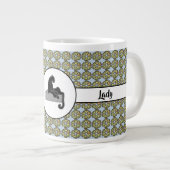 Boss Lady Black Cat und Pink Blume Blau Jumbo-Tasse (Vorderseite Rechts)