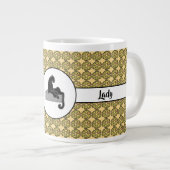 Boss Lady Black Cat und Pink Blume Gelb Jumbo-Tasse (Vorderseite Rechts)